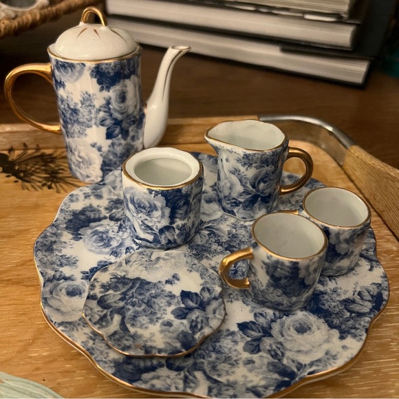 Formalities 4 Tiny Floral Porcelain Tea Sets - Picture 6 of 13